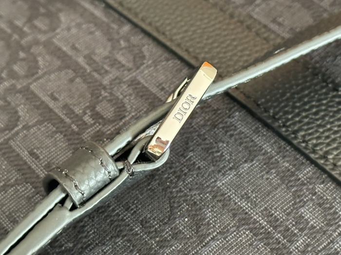 Dior Tote bag with dual handles and spacious design Navy 01A