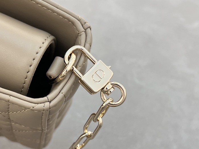 Dior Tote bag with elegant design Beige 01A 2