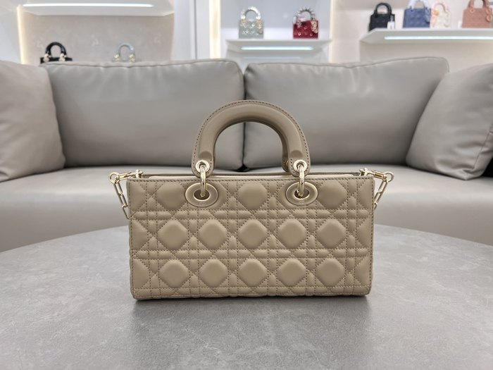Dior Tote bag with elegant design Beige 01A 2