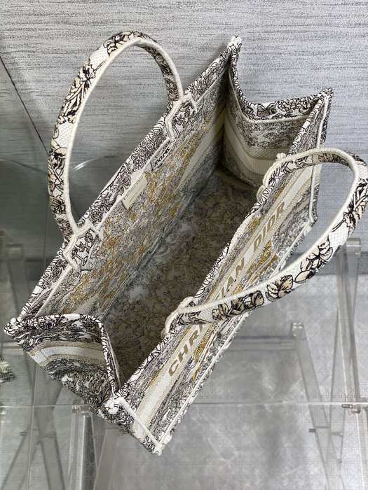 Dior Tote bag with elegant design Beige 01A