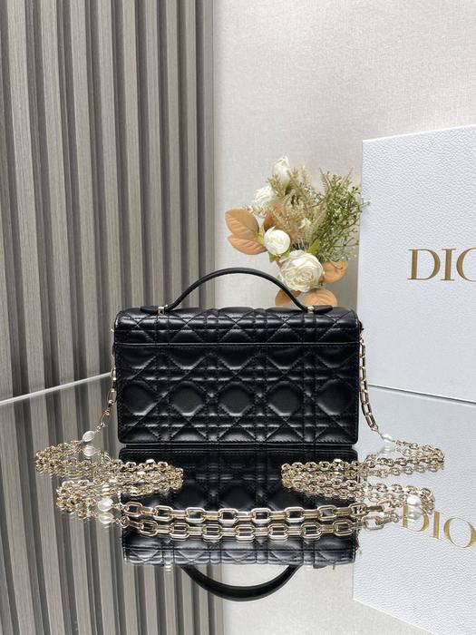 Dior Tote bag with elegant design Black 01A 11