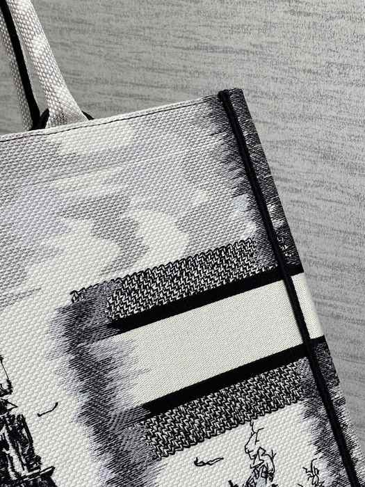 Dior Tote bag with elegant design Grey 01A