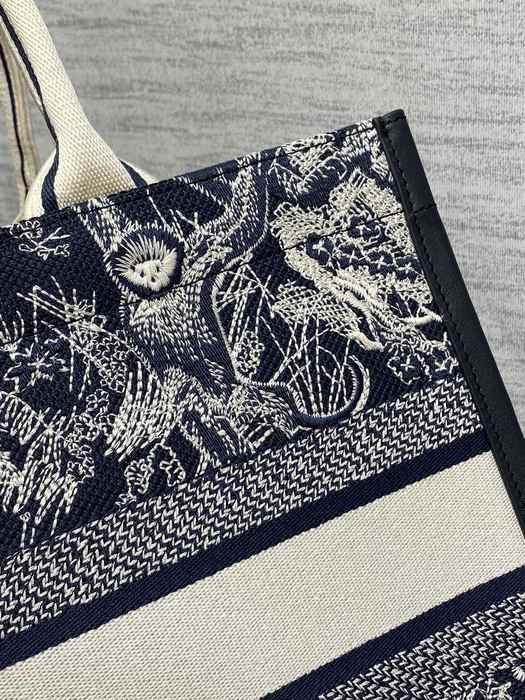 Dior Tote bag with elegant design Navy 01A 2