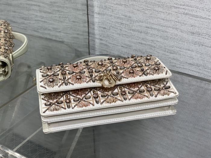 Dior Tote bag with elegant design White 01A 2