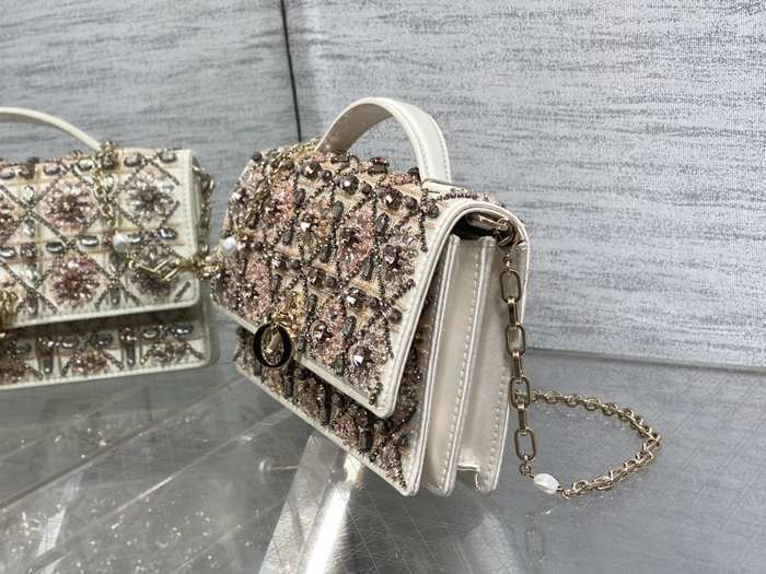 Dior Tote bag with elegant design White 01A 2