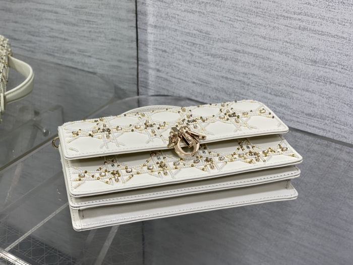 Dior Tote bag with elegant design White 01A 3