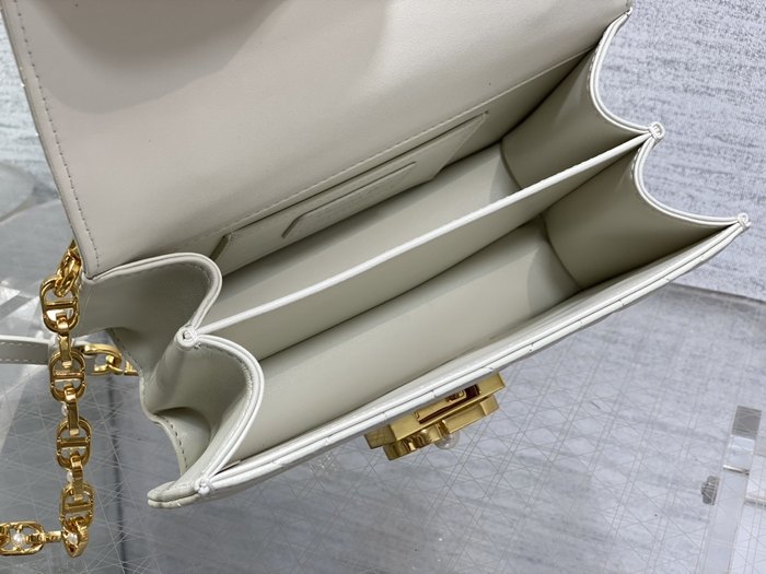 Dior Tote bag with elegant design White 01A 4