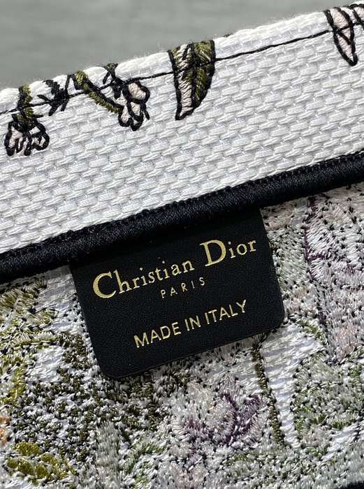 Dior Tote bag with elegant design traits Beige 01A 2