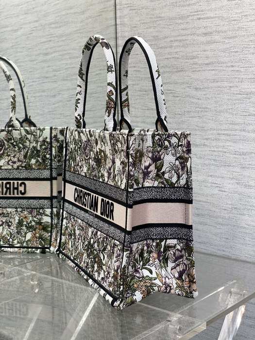 Dior Tote bag with elegant design traits Beige 01A 2