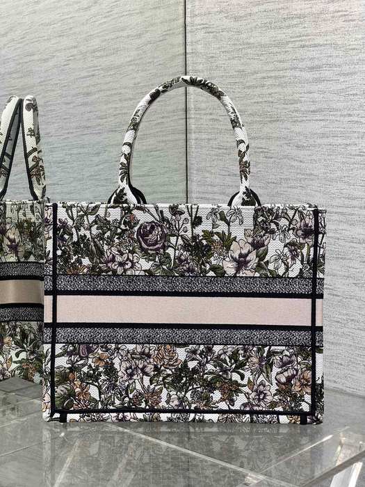 Dior Tote bag with elegant design traits Beige 01A 2