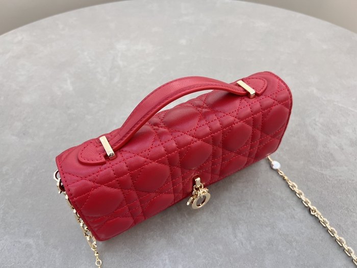 Dior Tote bag with elegant design traits Red 01A