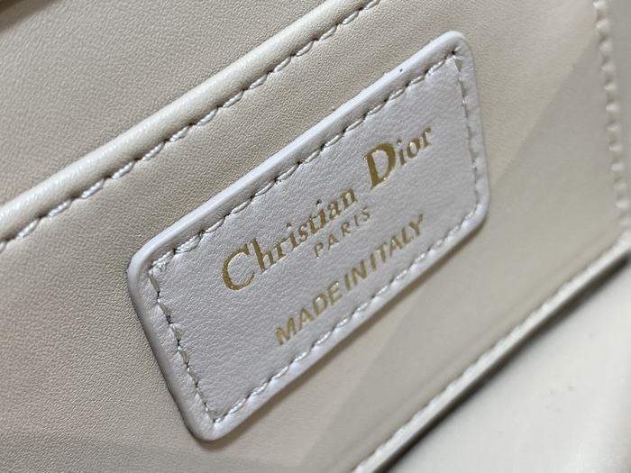 Dior Tote bag with elegant features Beige 01A 4