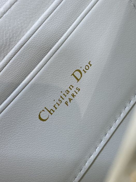 Dior Tote bag with elegant features White 01A