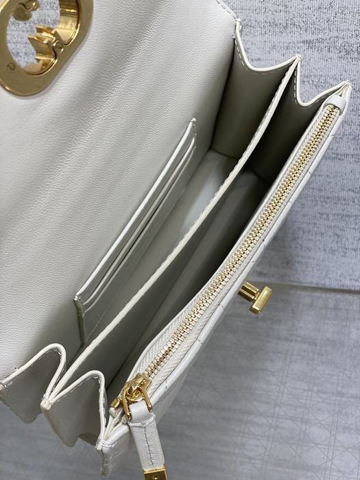 Dior Tote bag with elegant features White 01A