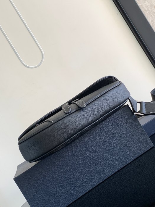 Dior Tote bag with elegant styling Black 01A 2