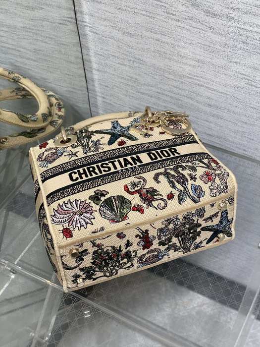 Dior Tote bag with floral and embroidered features Beige 01A