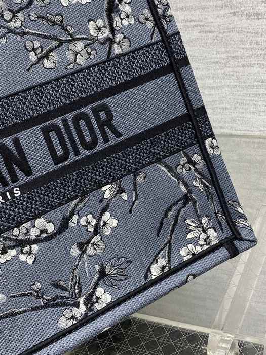 Dior Tote bag with floral design Grey 01A