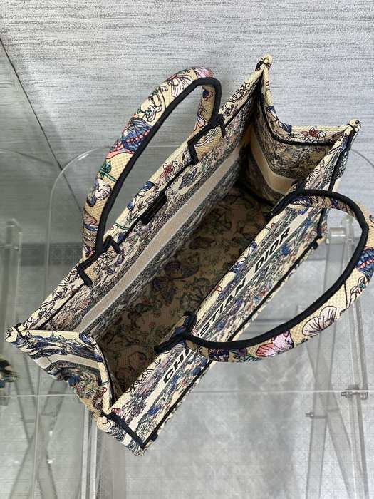 Dior Tote bag with floral design traits Beige 01A 2