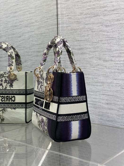 Dior Tote bag with floral design traits White 01A