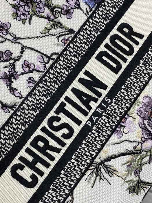 Dior Tote bag with floral design traits White 01A