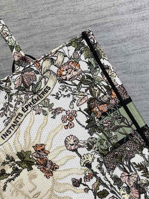 Dior Tote bag with floral detailing Green 01A