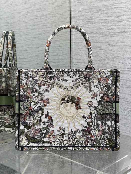 Dior Tote bag with floral detailing Green 01A