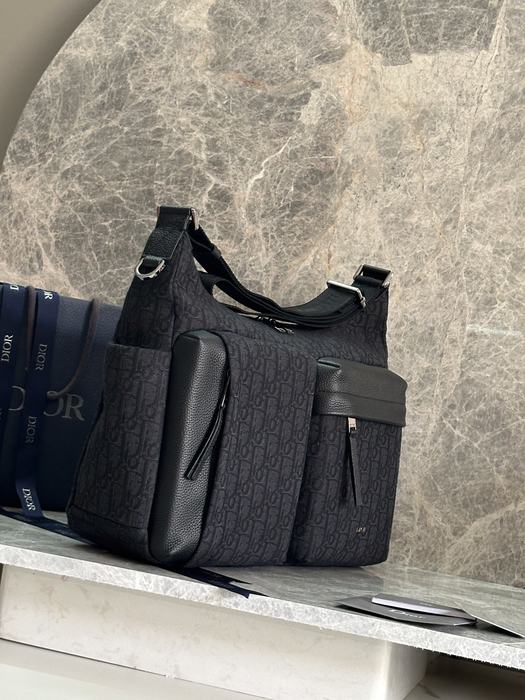 Dior Tote bag with functional pockets Black 01A