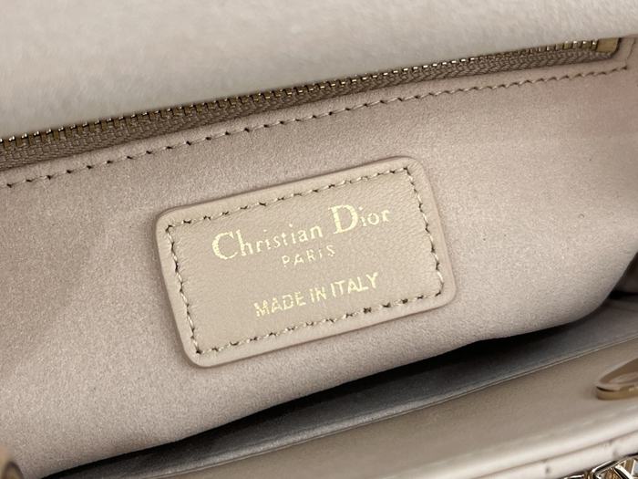 Dior Tote bag with modern design traits Beige 01A