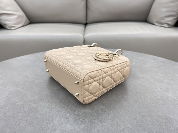 Dior Tote bag with modern design traits Beige 01A