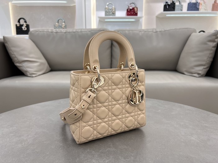 Dior Tote bag with modern design traits Beige 01A