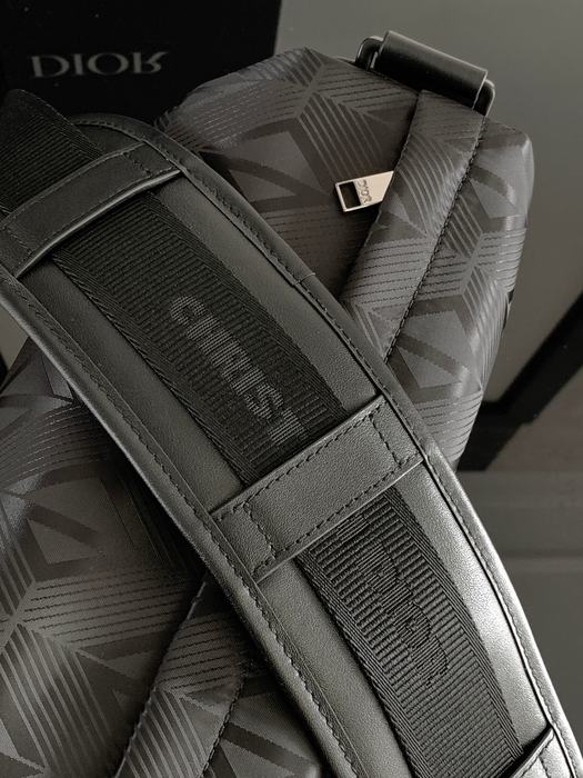 Dior Tote bag with modern styling Black 01A