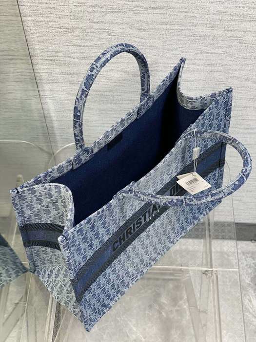 Dior Tote bag with modern traits Navy 01A