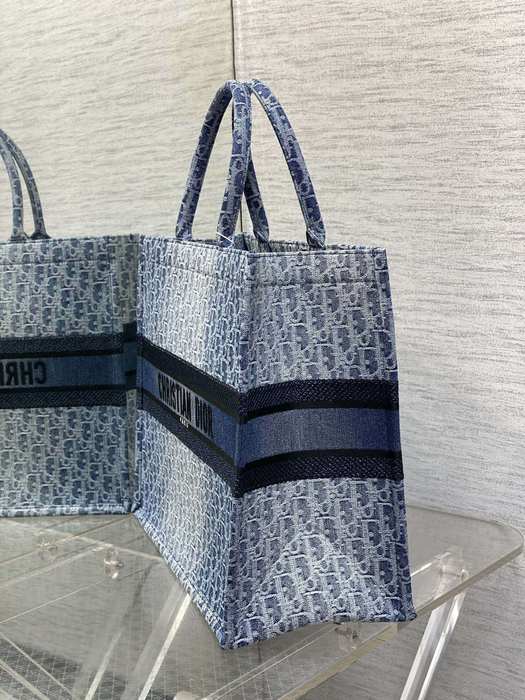 Dior Tote bag with modern traits Navy 01A