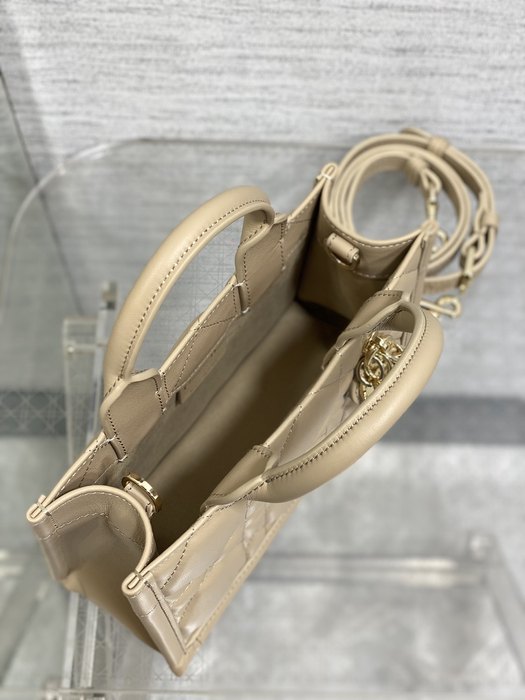 Dior Tote bag with quilted design Beige 01A 5