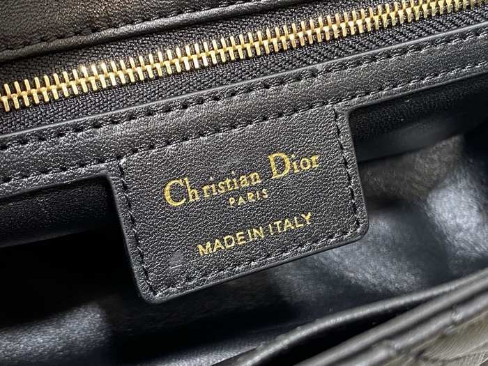 Dior Tote bag with quilted design Black 01A