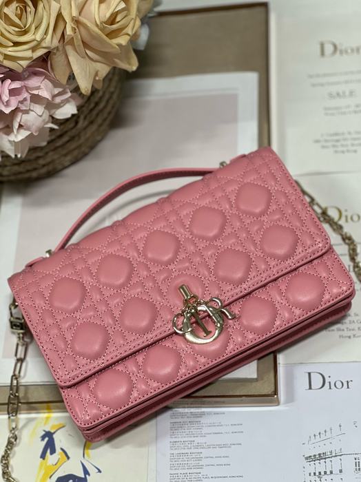 Dior Tote bag with quilted design Red 01A
