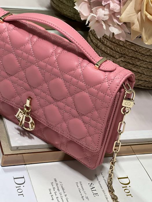 Dior Tote bag with quilted design Red 01A