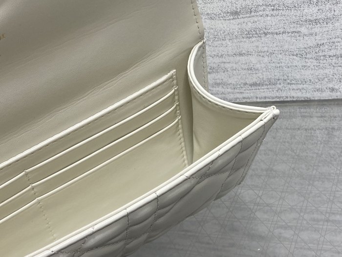 Dior Tote bag with quilted design White 01A 3