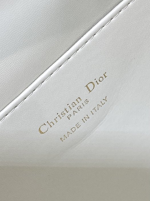 Dior Tote bag with quilted design White 01A 4