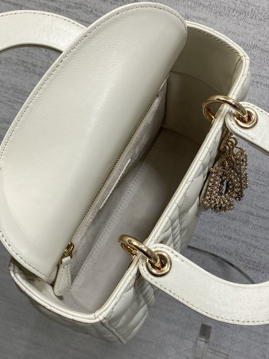 Dior Tote bag with quilted design White 01A