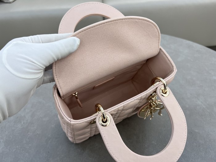 Dior Tote bag with quilted details Beige 01A