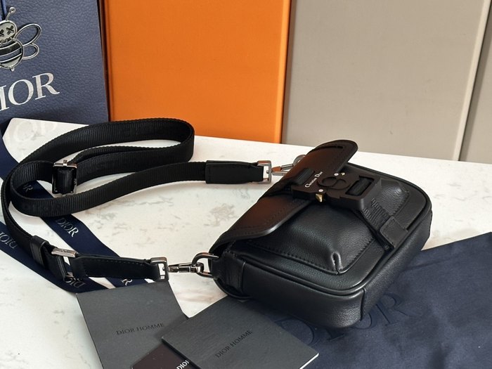 Dior Tote bag with sleek design Black 01A 5