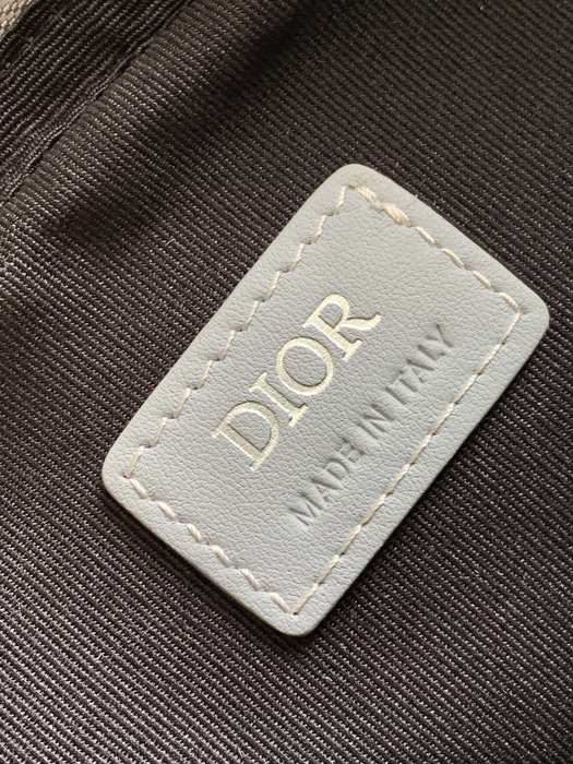 Dior Tote bag with sleek design Grey 01A 2