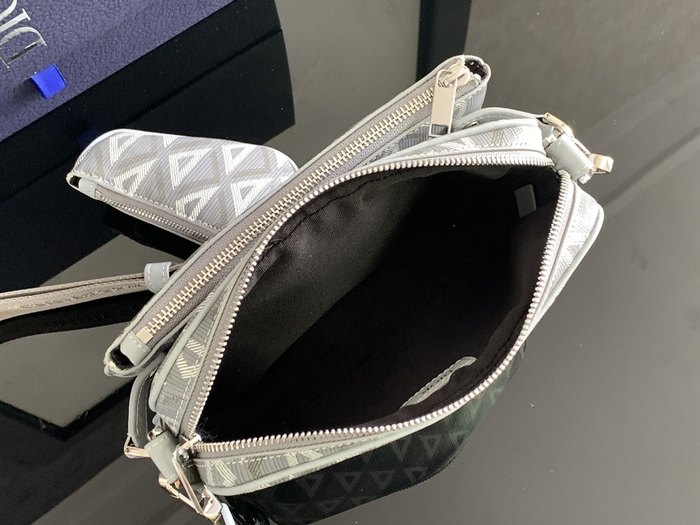 Dior Tote bag with sleek design Grey 01A 2