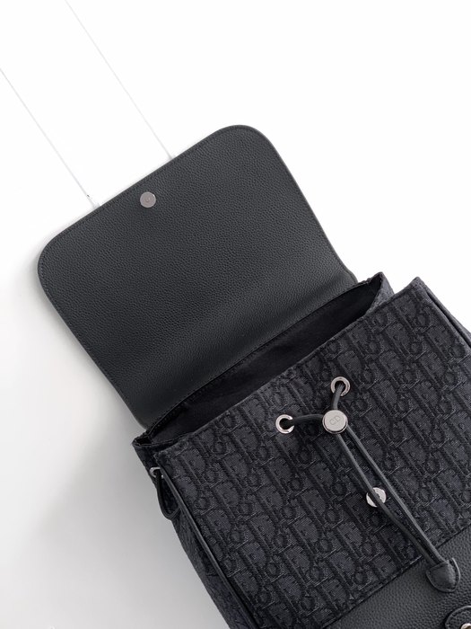 Dior Tote bag with sleek design Grey 01A