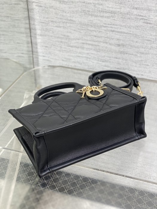 Dior Tote bag with sophisticated features Black 01A