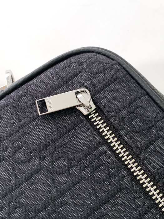 Dior Tote bag with structured design Black 01A 2