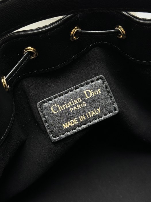 Dior Tote bag with structured design Black 01A