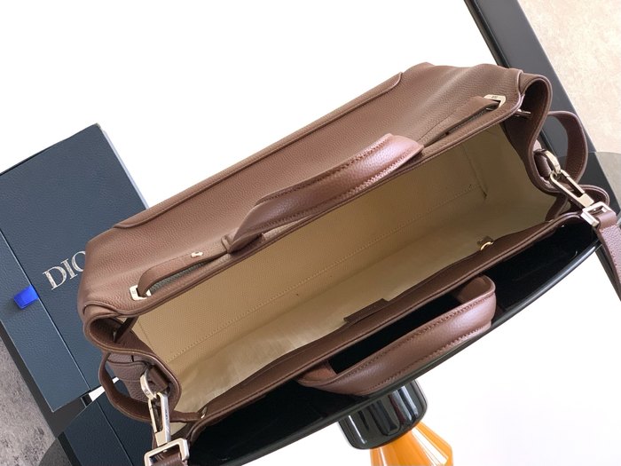 Dior Tote bag with structured design Brown 01A