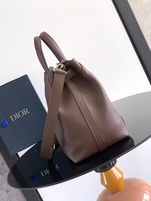 Dior Tote bag with structured design Brown 01A